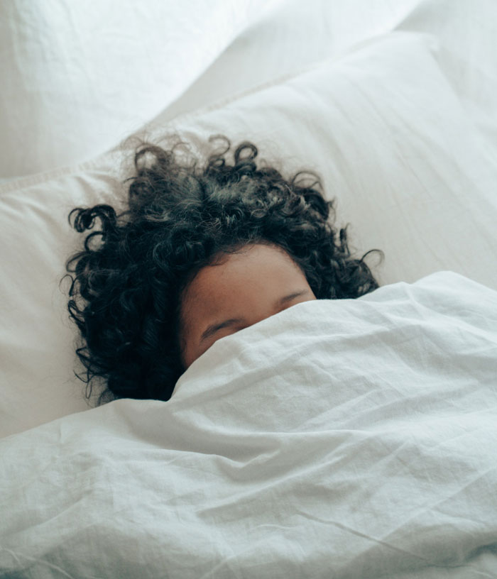 20 Actitudes que parecían normales en una relación hasta que se empieza a salir con otras personas
