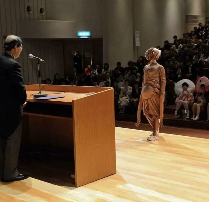Kyoto University Permits Students To Put On Anything They Want For Graduation, And Here Are 35 Of The Most Brilliant Costume Ideas