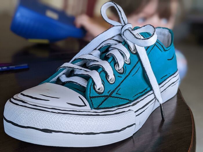 Esta semana pinté unos zapatos con estilo cómic y creo que me he obsesionado