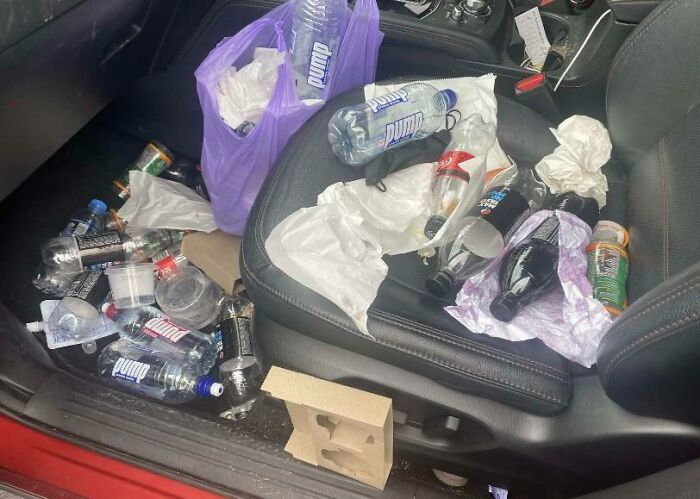 Mi pareja me pidió prestado el coche unos días y me lo devolvió así