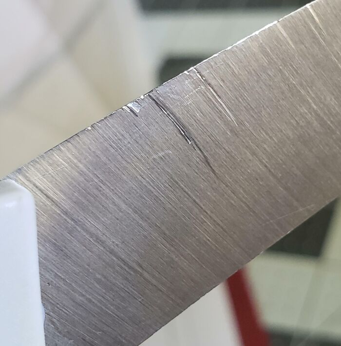 Mi compañero de piso usó mis tijeras de costura... ¿Dónde puedo deshacerme del cuerpo?