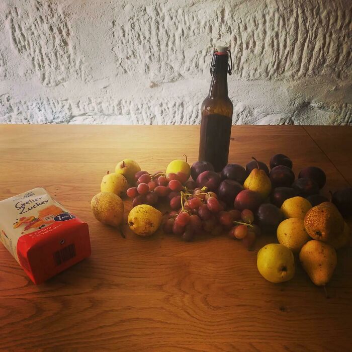 La forma en que mi compañero dejó sus compras sobre la mesa