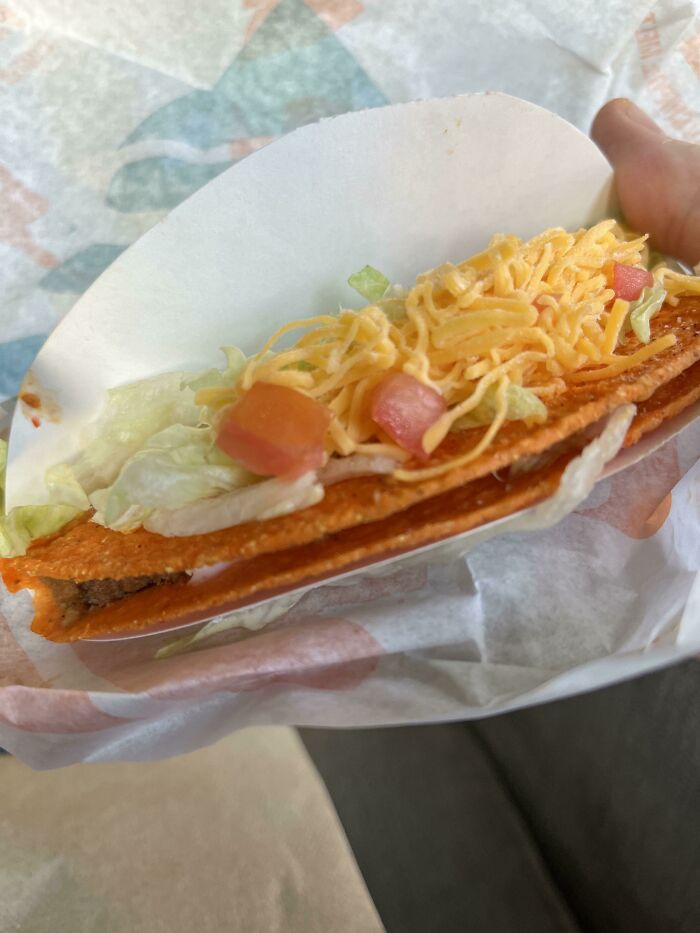 Parece que en el restaurante no lograron atinarle al interior del taco…