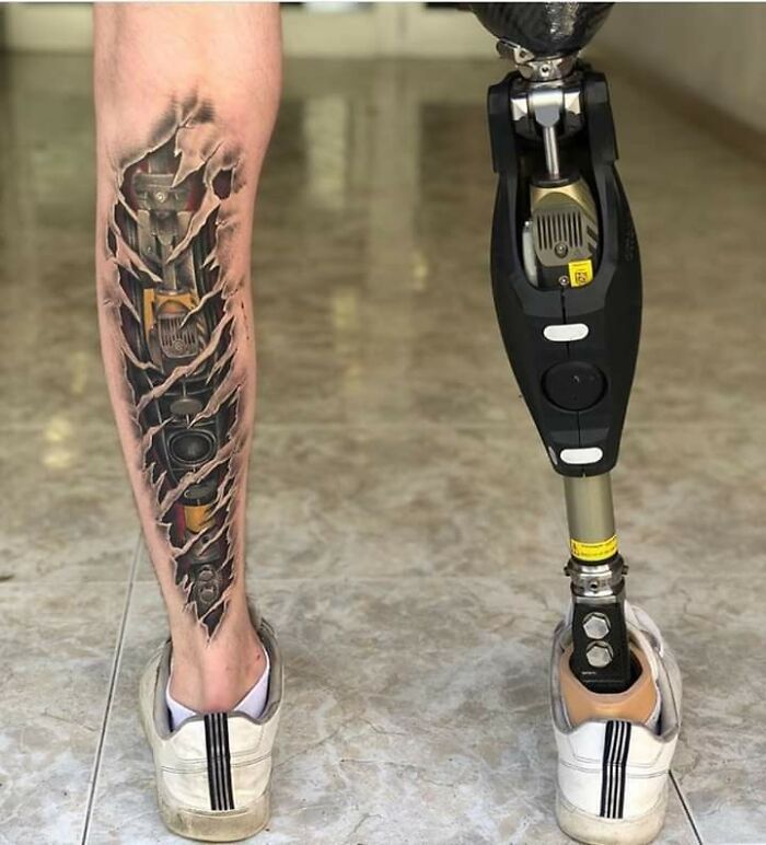 Tatuaje biomecánico 