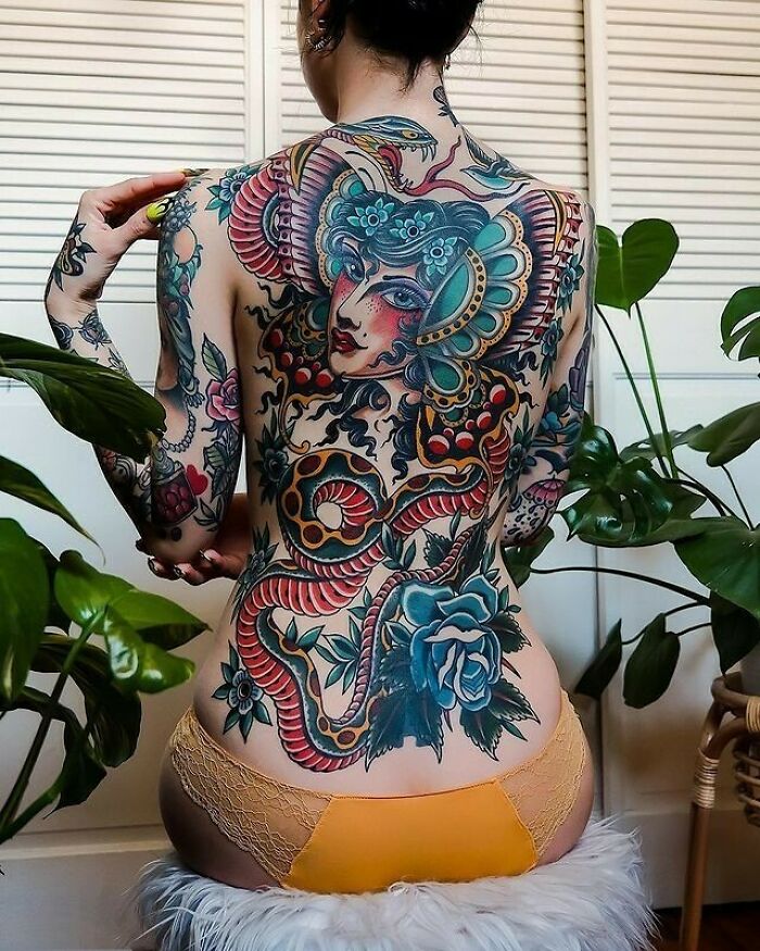 Tatuaje en la espalda hecho por Mattxcannon