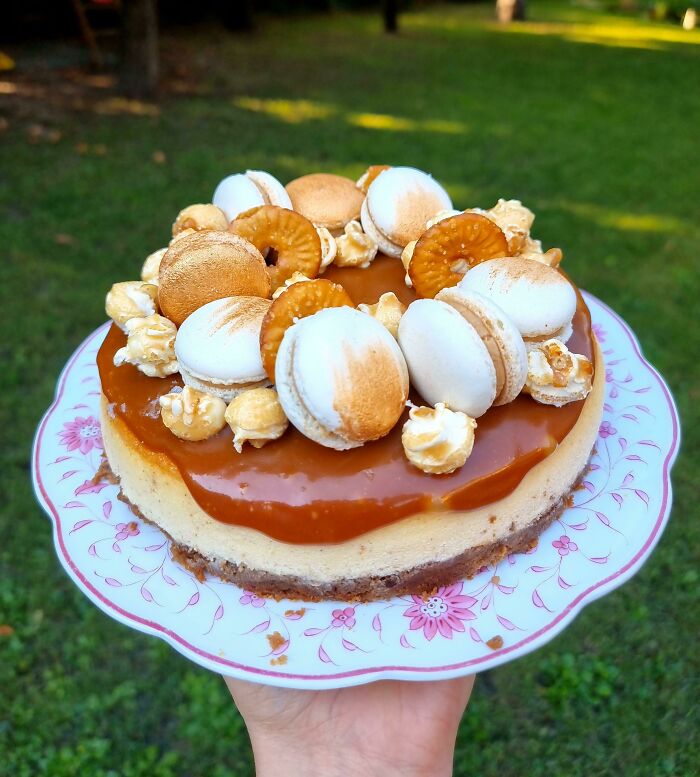 Tarta de queso casera con caramelo salado