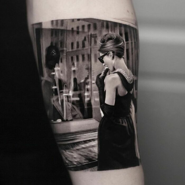  Audrey Hepburn, tatuaje hecho por Inal Bersekov
