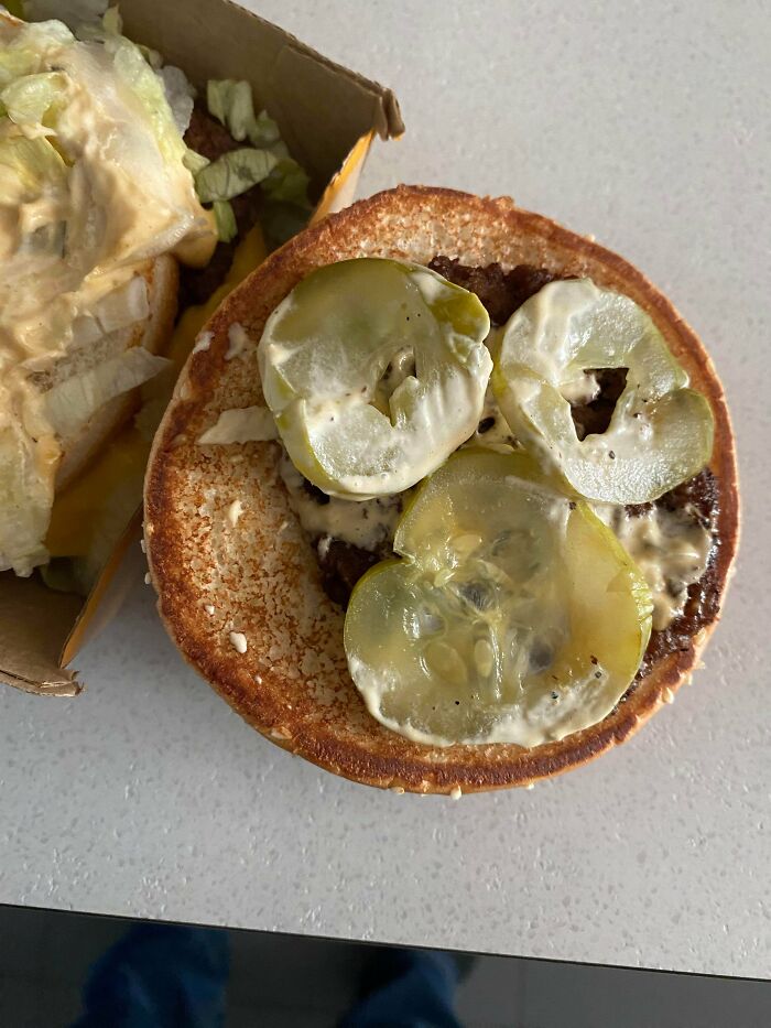 El Big Mac tiene ahora más pepinillo que carne en el panecillo superior