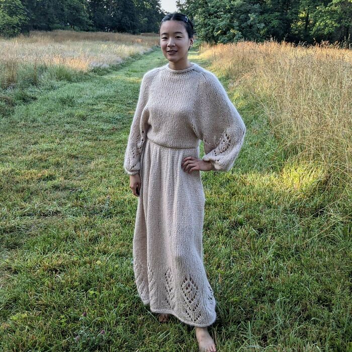 He tejido un vestido inspirado en Alyosha Karamazov, un personaje de mi libro favorito
