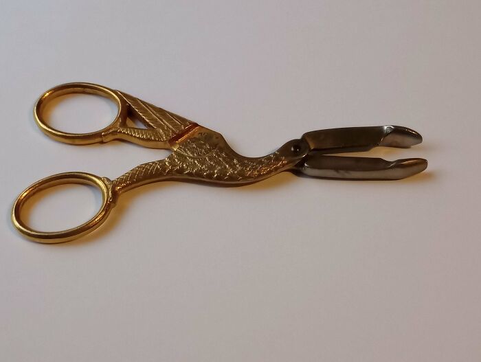 Un aparato parecido a una tijeras que compré hace años en un mercado