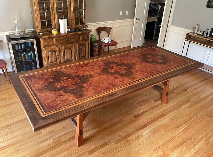 La mesa de comedor que acabo de terminar