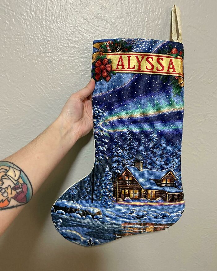 Por fin he terminado de coser el calcetín de mi mujer, ¡justo a tiempo para Navidad!