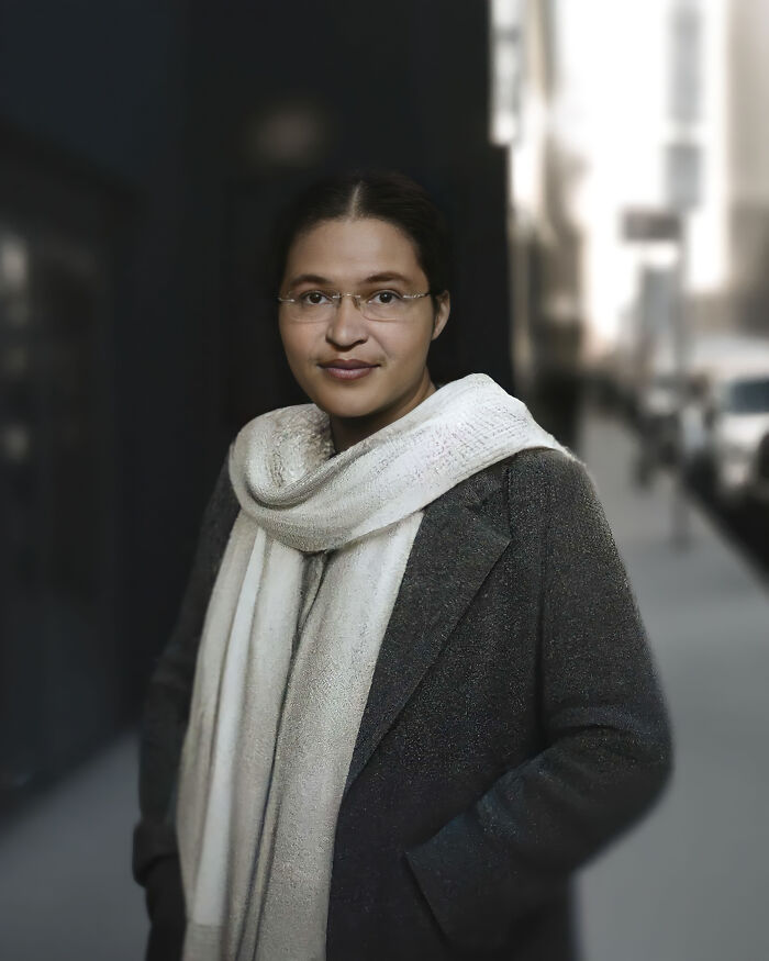 Rosa Parks - Activista estadounidense del movimiento por los derechos civiles más conocida por su papel fundamental en el boicot a los autobuses de Montgomery