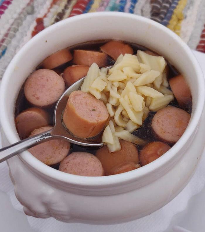 Esperé hora y media y pagué 8,90$ por esto en un pretencioso restaurante en zona de esquí
