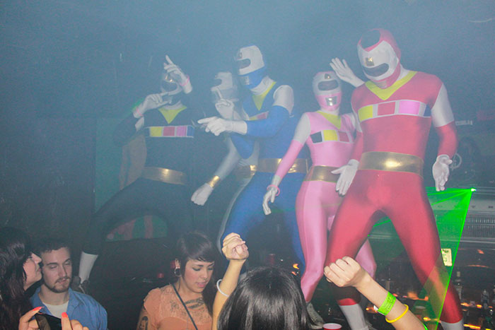 Decidimos salir vestidos como los Power Rangers