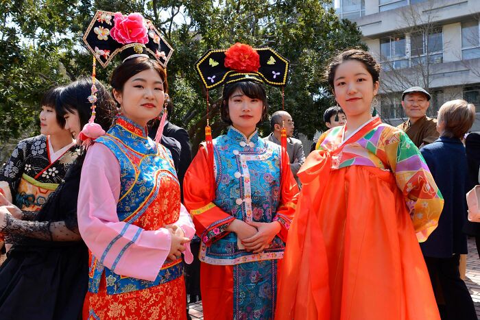 Kyoto University Permits Students To Put On Anything They Want For Graduation, And Here Are 35 Of The Most Brilliant Costume Ideas