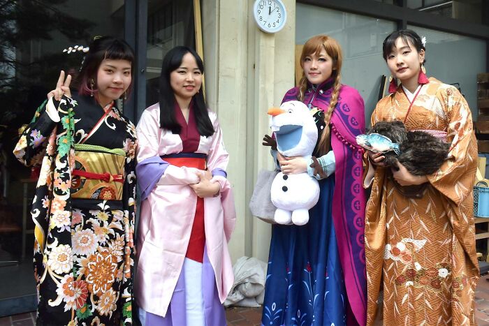 Kyoto University Permits Students To Put On Anything They Want For Graduation, And Here Are 35 Of The Most Brilliant Costume Ideas