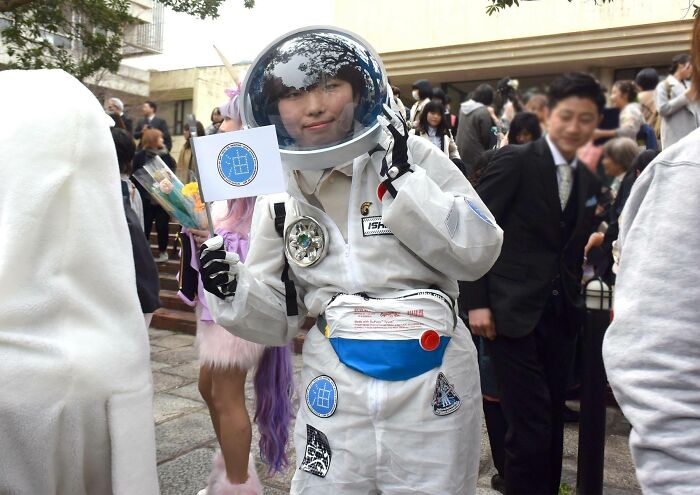 Kyoto University Permits Students To Put On Anything They Want For Graduation, And Here Are 35 Of The Most Brilliant Costume Ideas