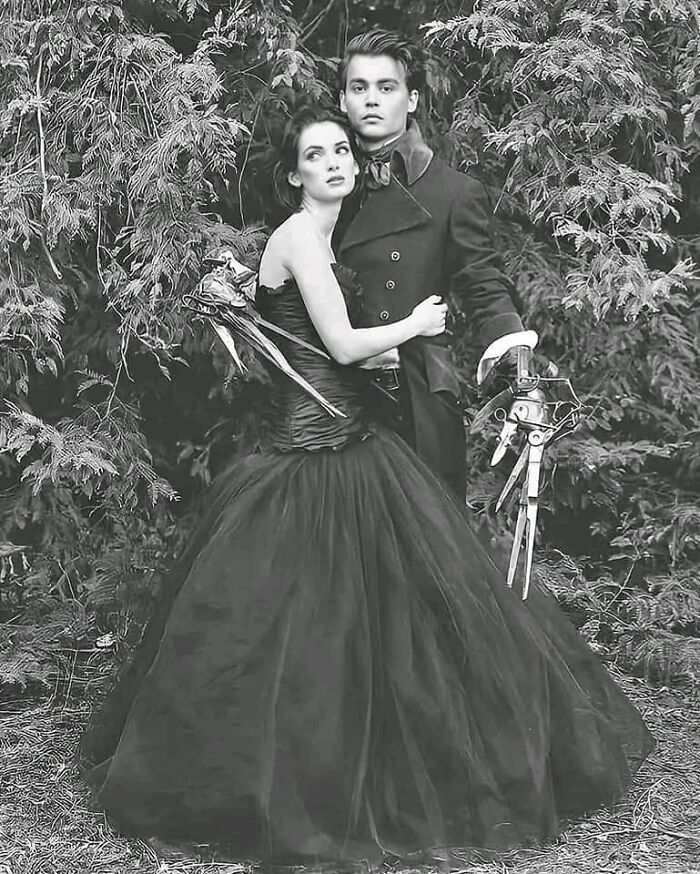 Johnny Depp y Winona Ryder en el set de Eduardo Manostijeras