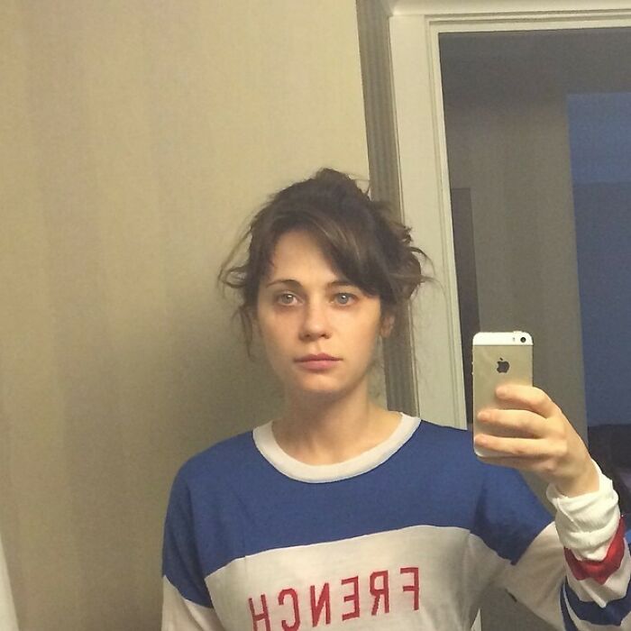 Cuando Zooey Deschanel publicó este selfie inmediatamente después de salir de la cama