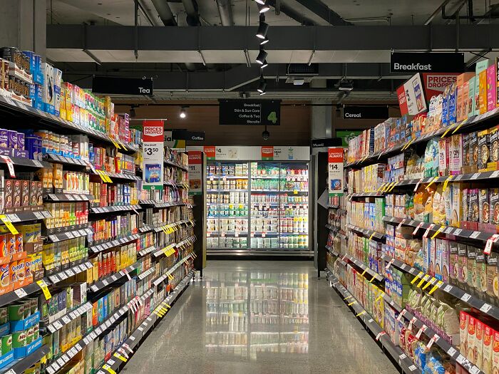 25 Personas que se criaron en la pobreza comparten aquello que consideraban "lujos para ricos"