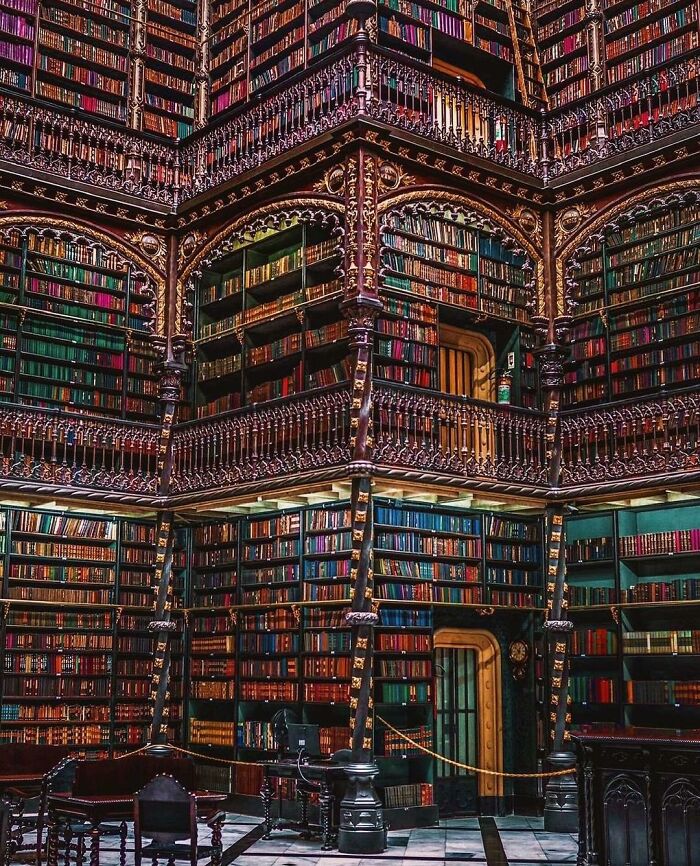 El Real Gabinete Portugués de Lectura, en Rio de Janeiro, Brasil. Abrió sus puertas al público en 1883