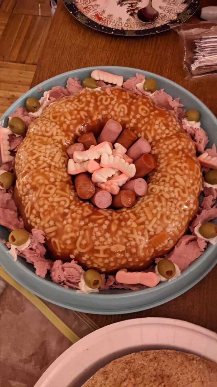 35 Horrifying Vintage Recipes That Would Have Made Your Party A Success Decades Ago (New Pics)