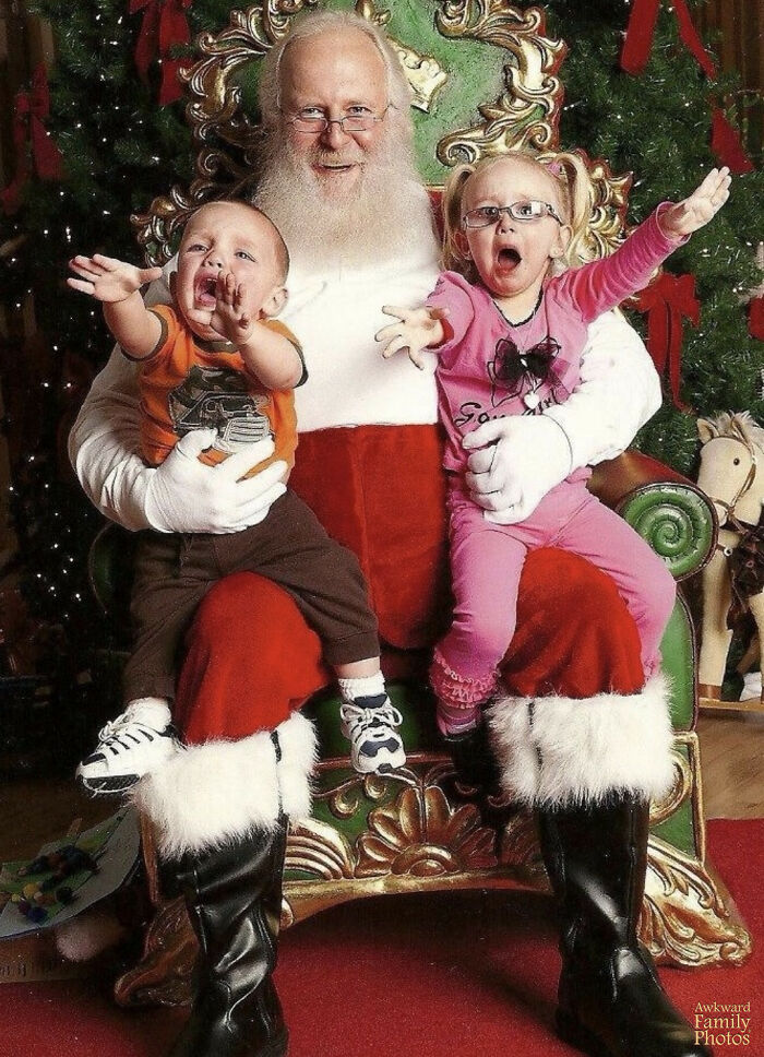 Mi amiga y yo llevamos a nuestros bebés a ver a Santa Claus y este fue el resultado