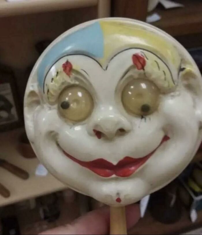Sonajero para bebés de la década de 1930