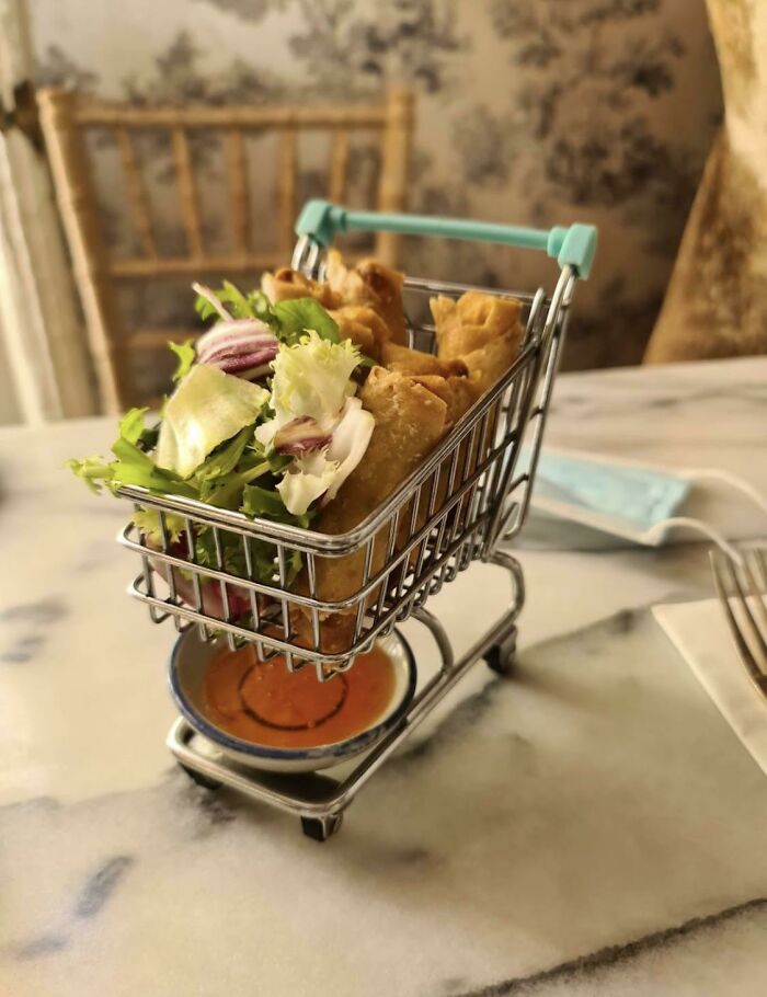 ¿Qué tal unos rollitos de primavera en un carrito de la compra en miniatura?