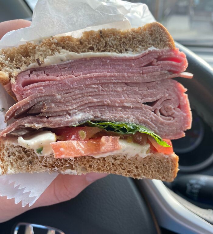 Pedí carne asada extra para mi sándwich