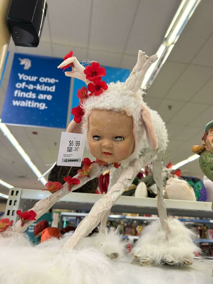 Ah, sí, ¡la clásica decoración de temporada del bebé cordero!