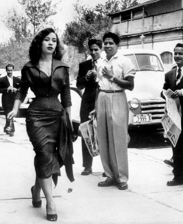 La actriz mexicana Maty Huitrón fotografiada por Nacho López en 1953