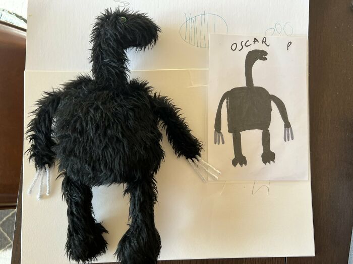 Teacher Goes Viral On Twitter After One Of Her Students’ Dad Posted The Plush Toys She Made Based On The Kids' Drawings (12 Pics)