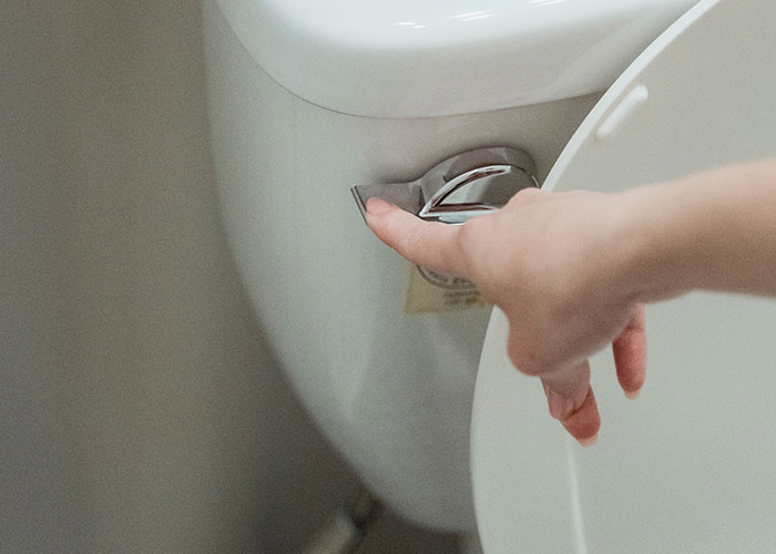 20 Normas tan extrañas como inquietantes que los padres hacían seguir a sus hijos