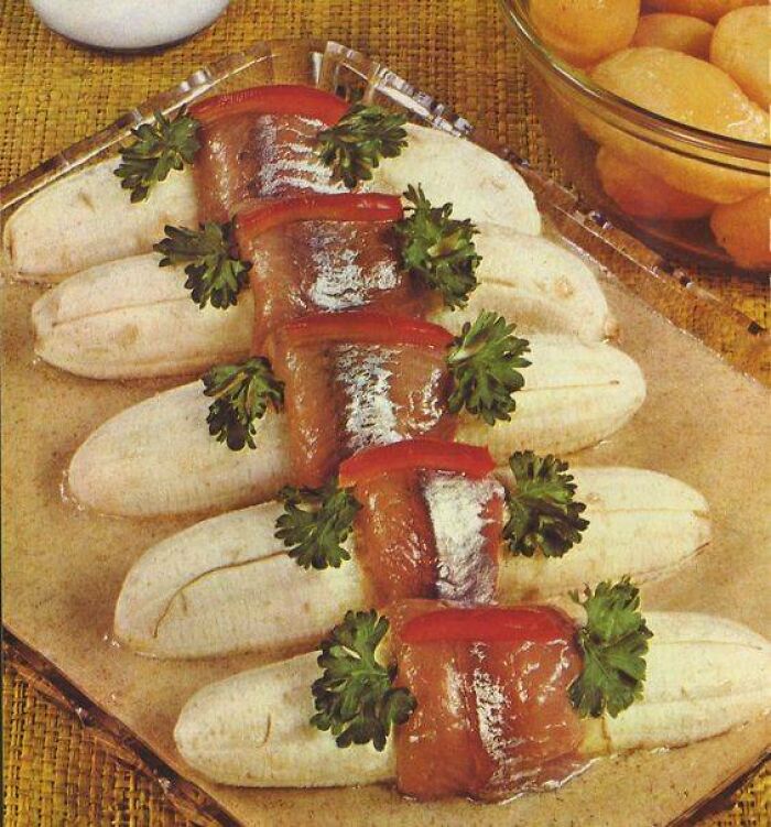 35 Horrifying Vintage Recipes That Would Have Made Your Party A Success Decades Ago (New Pics)