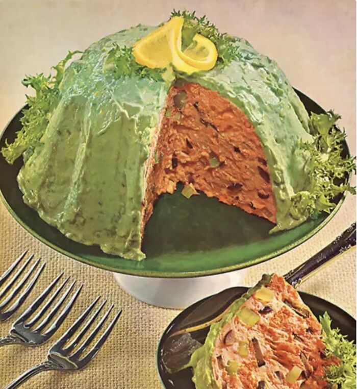 35 Horrifying Vintage Recipes That Would Have Made Your Party A Success Decades Ago (New Pics)