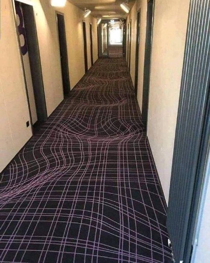 Un hotel de Alemania utiliza alfombras en 3D para evitar que los huéspedes corran por el pasillo