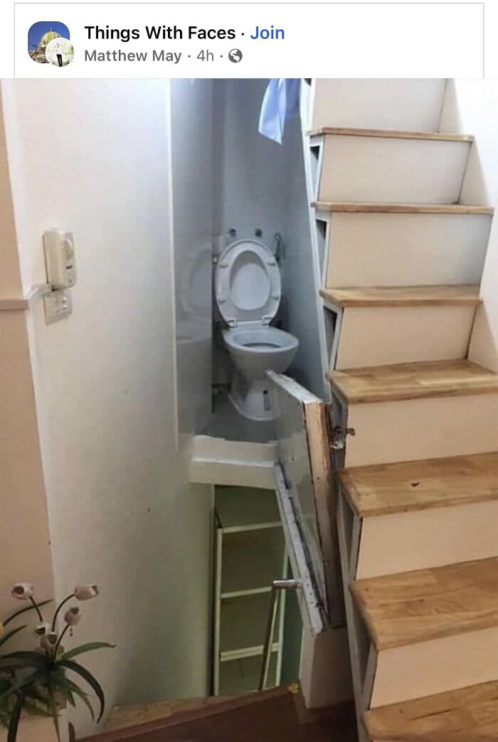 Veo Miedo. ¿Escaleras de la muerte y una escalera debajo del inodoro? Al menos han añadido algunas flores para que sea más acogedor