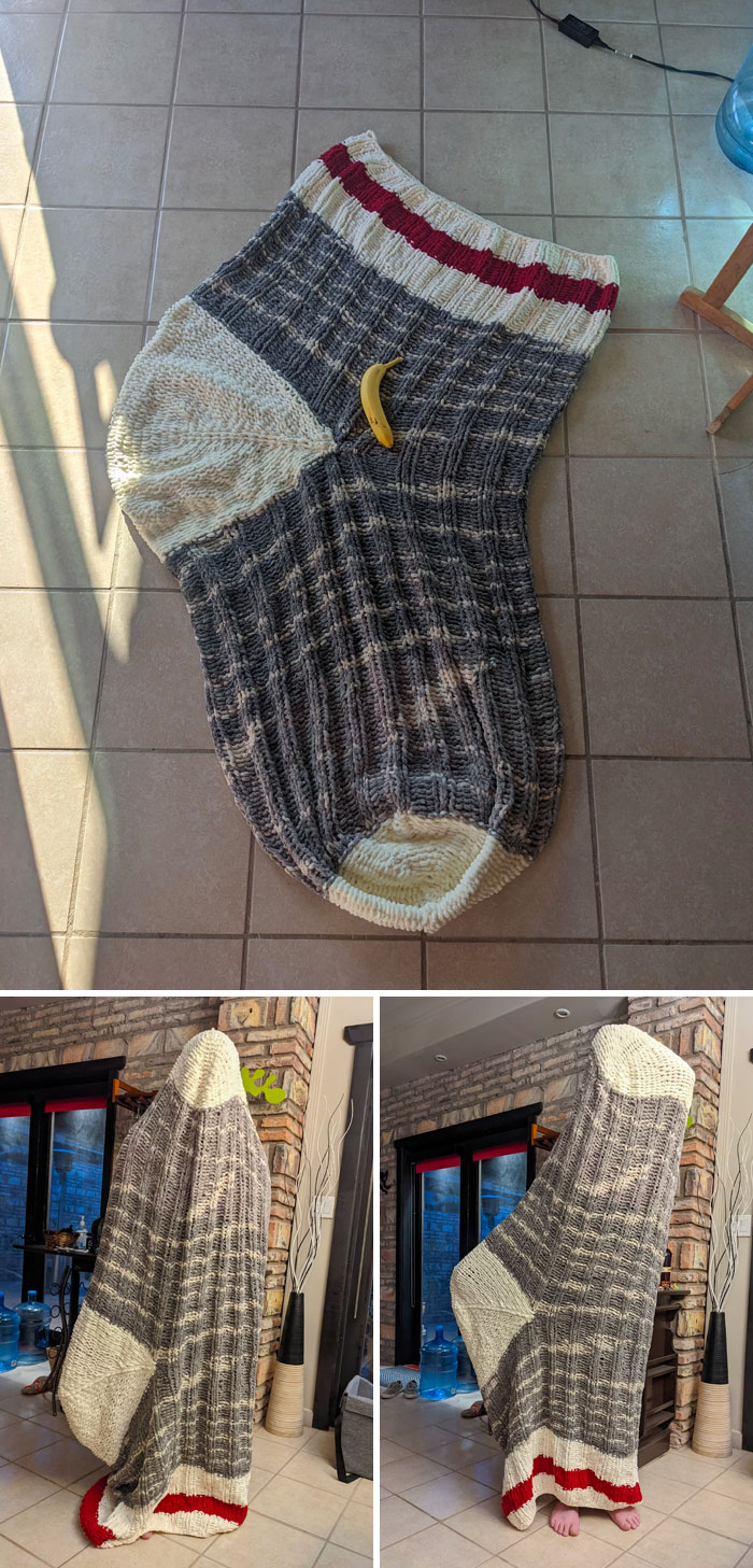 Mi pareja me tejió un calcetín gigante para Navidad