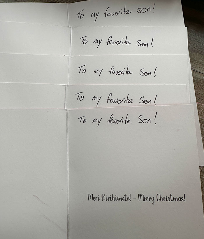 Todas las Navidades les regalo a mis hijos una tarjeta personalizada. Este año decidí molestarlos