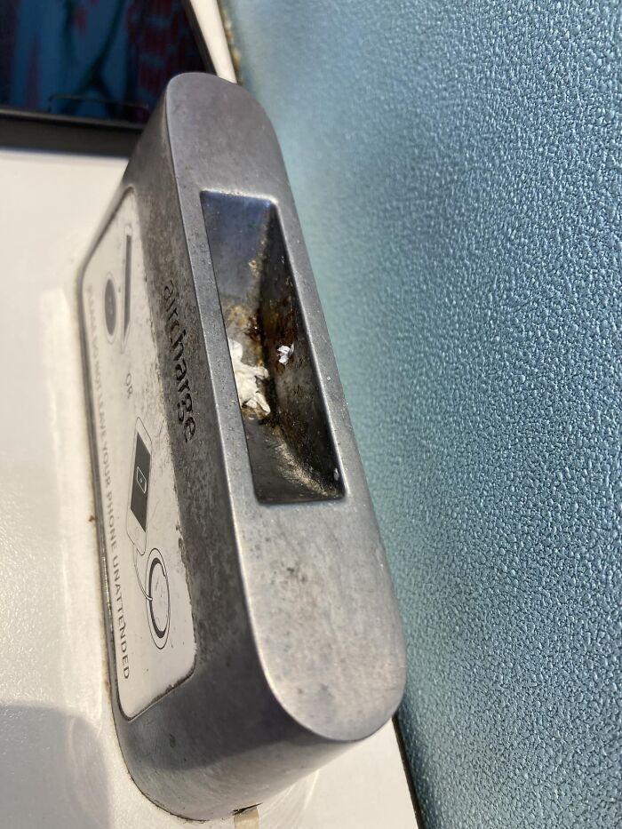 Punto de recarga de teléfonos en McDonald's