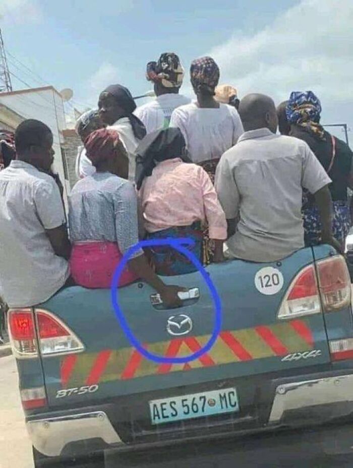 50 Hilarious Posts On Not-So-Great Drivers, As Shared By This Facebook Group (New Pics)