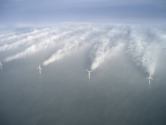 Lo que pasa en los molinos de viento cuando hay niebla