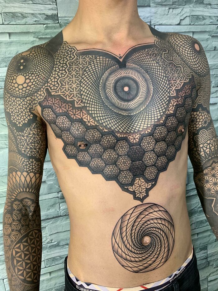 Pieza geográfica/espirográfica inspirada en un kimono realizada por @nissaco en Japón, Osaka