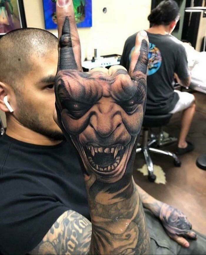 Este tatuaje de cuernos
