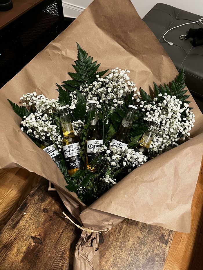 Los hombres también merecen flores, así que le hice a mi novio este ramo especial para el día de San Valentín