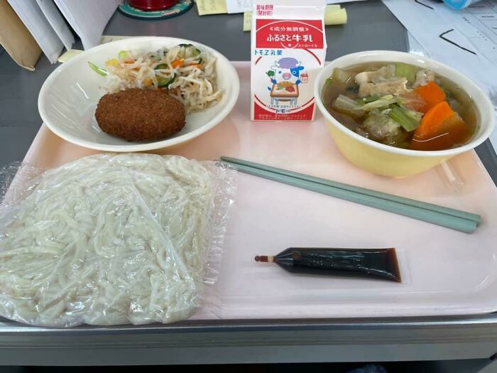 Almuerzo escolar en Japón