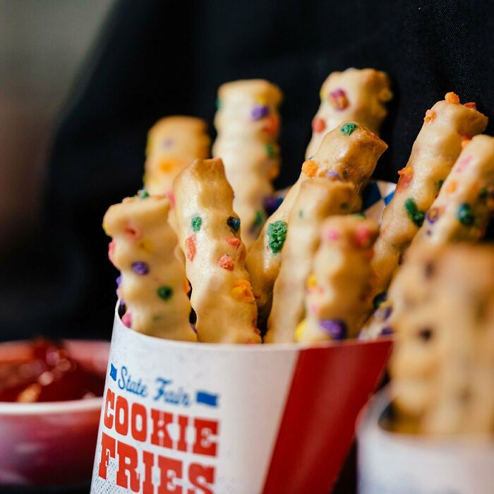 This Facebook Page Is Dedicated To “Wreckless Eating,” And Here Are 40 Of The Most Cursed Posts (New Pics)