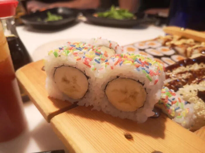 This Facebook Page Is Dedicated To “Wreckless Eating,” And Here Are 40 Of The Most Cursed Posts (New Pics)